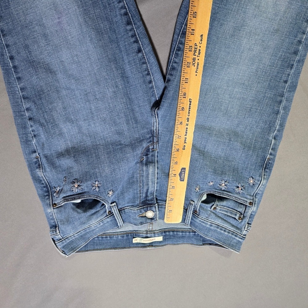 Levi's 505‎ Straight Jeans Womens 30 Blue Floral Embroidered Medium Wash Denim - Picture 2 of 11